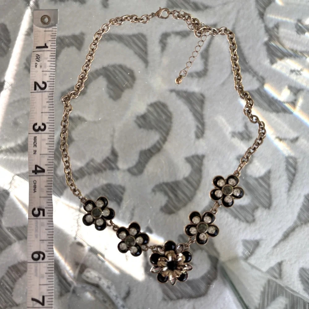 Black gold flower necklace